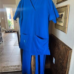 Carhartt Women's Bright Blue Scrub Set